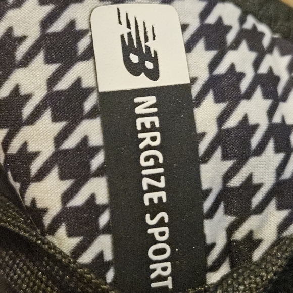 New Balance Womens WNRGSRD1 Black Cross Training Shoes Size 9 Medium (B, M) EUC - Picture 8 of 12